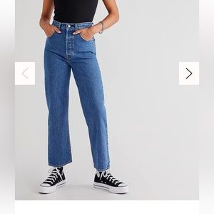 Levi Ribcage Straight Ankle Jean